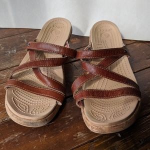 Crocs A- Leigh Mini Leather Wedge Brown 10W